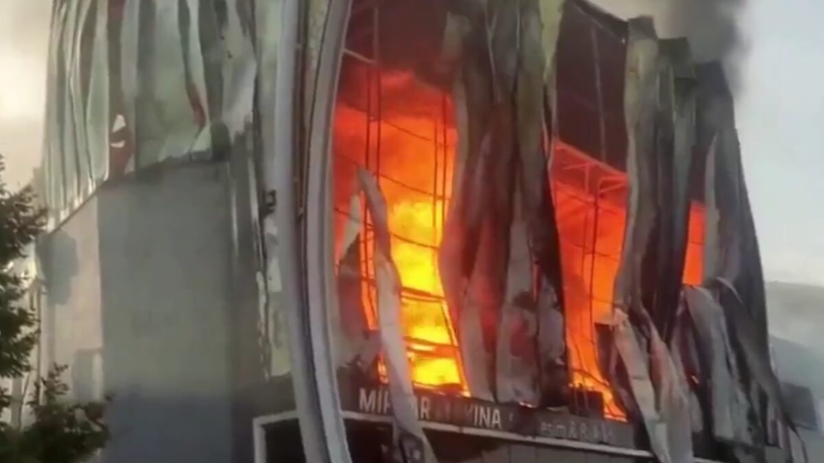 Πύρινη κόλαση στην Τουρκία – Έξι νεκροί και δύο τραυματίες σε εργοστάσιο αρωμάτων