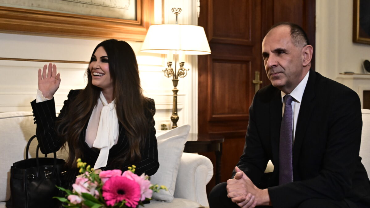 Ο Γιώργος Γεραπετρίτης υποδέχθηκε τη νέα πρέσβη των ΗΠΑ Κίμπερλι Γκιλφόιλ Ο Γιώργος Γεραπετρίτης υποδέχθηκε τη νέα πρέσβη των ΗΠΑ Κίμπερλι Γκιλφόιλ