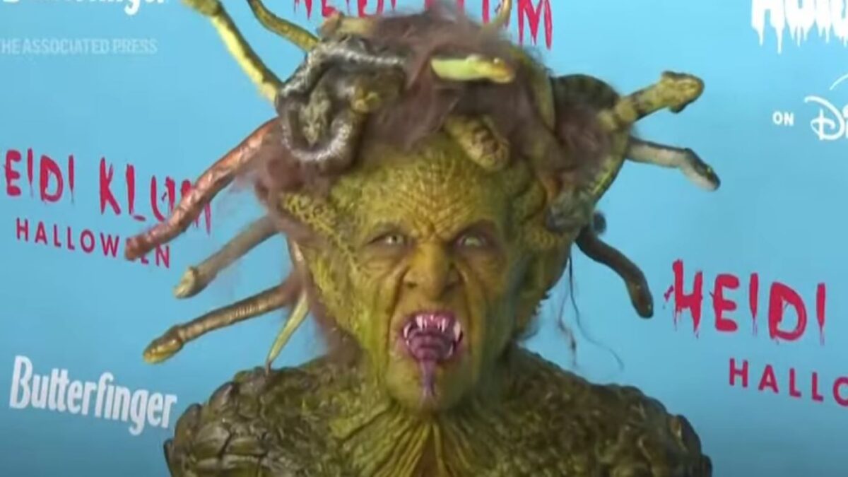 Χάιντι Κλουμ: Μεταμορφώθηκε σε Μέδουσα για το Halloween, εμπνευσμένη από την ελληνική μυθολογία