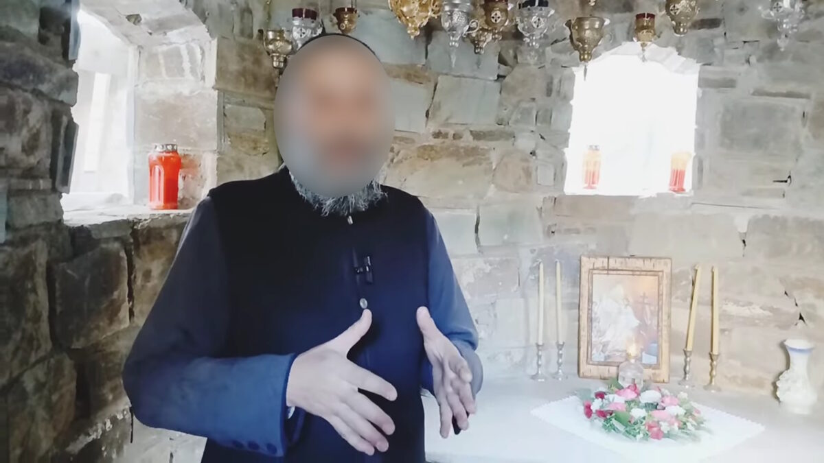 YouTuber με ράσα ομολογεί χρήση κοκαΐνης: Συνελήφθη για υπόθεση ναρκωτικών