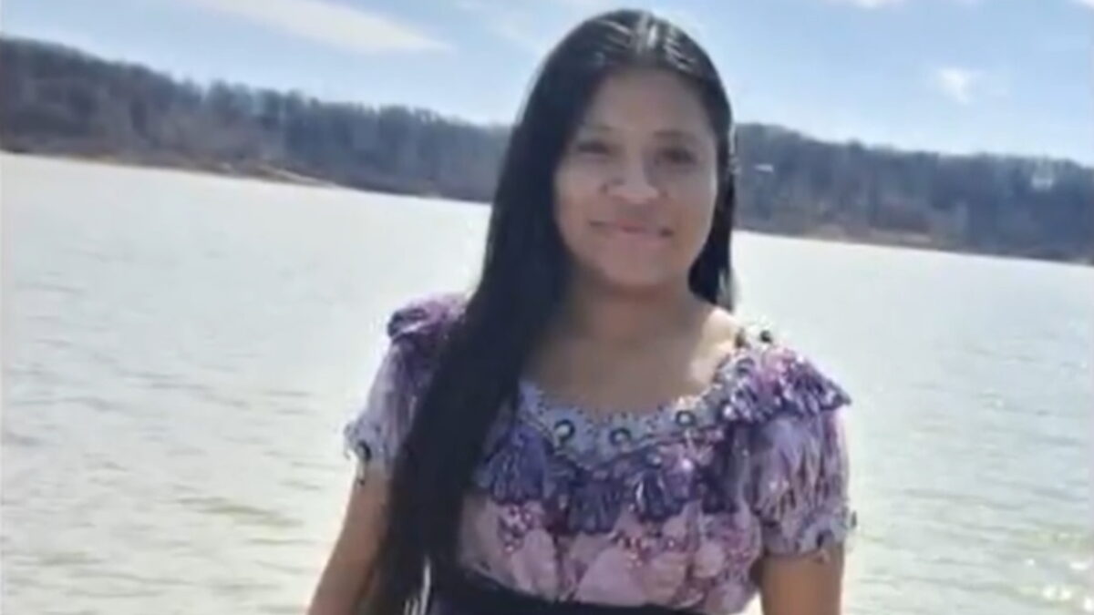 Θλίψη στην Ιντιάνα – Καθαρίστρια σκοτώθηκε όταν μπήκε σε λάθος σπίτι Θλίψη στην Ιντιάνα – Καθαρίστρια σκοτώθηκε όταν μπήκε σε λάθος σπίτι