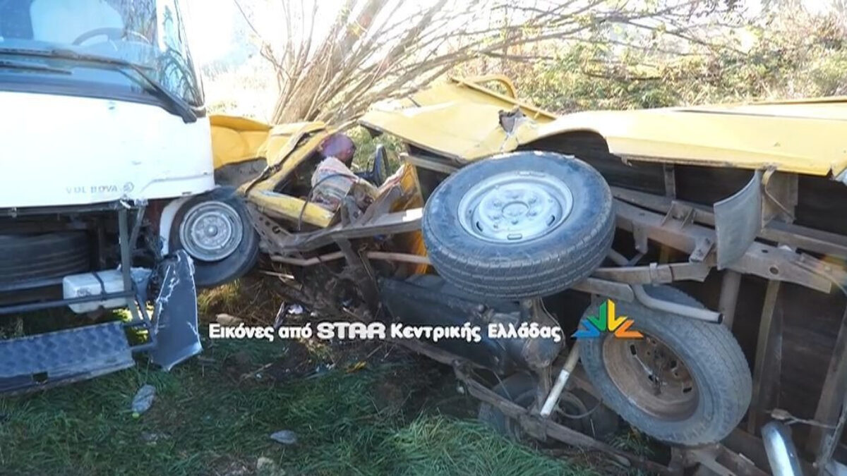 Λιβαδειά: Σύγκρουση λεωφορείου με αγροτικό – Δύο τραυματίες