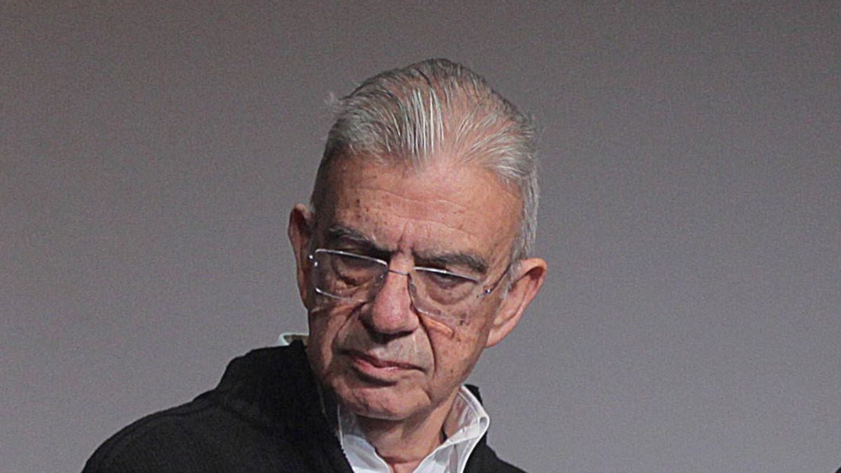 Μένης Κουμανταρέας: «Έσπασαν» τα ισόβια για τους δύο κατηγορούμενους – Κάθειρξη 15 ετών στο Εφετείο Μένης Κουμανταρέας: «Έσπασαν» τα ισόβια για τους δύο κατηγορούμενους – Κάθειρξη 15 ετών στο Εφετείο