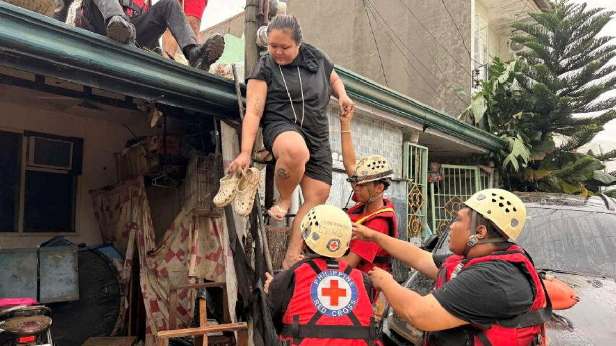 Φιλιππίνες: Ο τυφώνας Καλμάγκι σαρώνει το αρχιπέλαγος – 26 νεκροί και τεράστιες πλημμύρες Φιλιππίνες: Ο τυφώνας Καλμάγκι σαρώνει το αρχιπέλαγος – 26 νεκροί και τεράστιες πλημμύρες