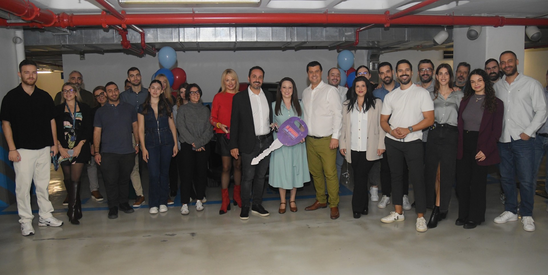 Pamestoixima.gr: Η νικήτρια του αυτοκινήτου στο live casino – Παράλαβε τα κλειδιά με πρωτότυπο τρόπο