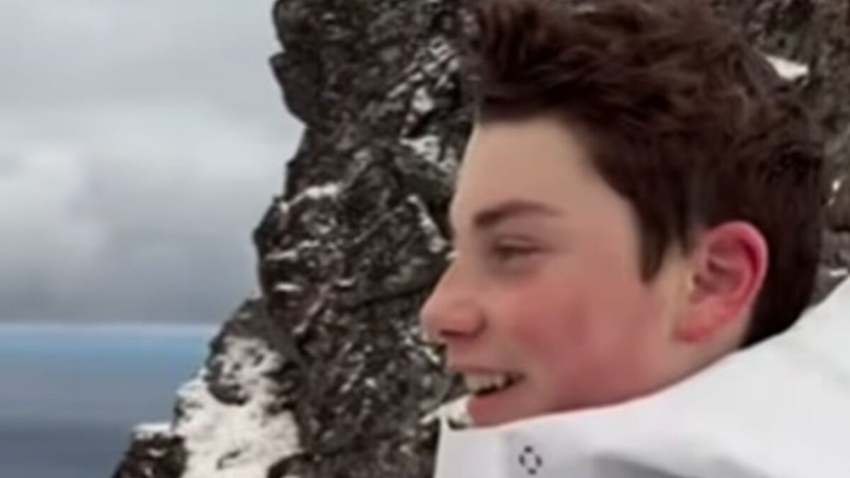 Τζον Τραβόλτα – Μπέντζαμιν: Πατέρας και γιος σαν «δυο σταγόνες νερό» Τζον Τραβόλτα – Μπέντζαμιν: Πατέρας και γιος σαν «δυο σταγόνες νερό»