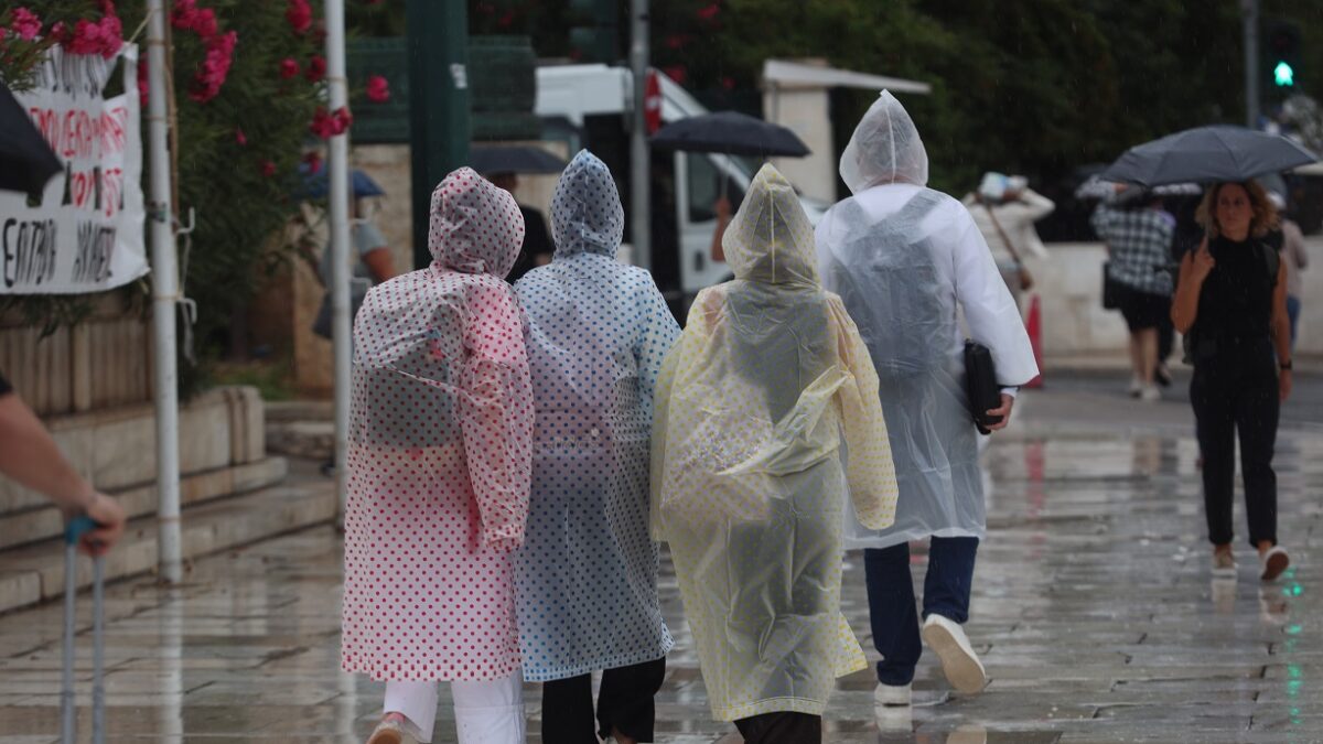 Διήμερο κακοκαιρίας: Βροχές και καταιγίδες σε πολλές περιοχές της χώρας