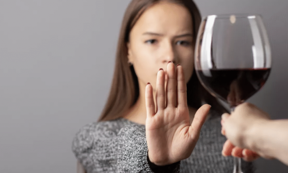 Καινοτόμες ψηφιακές λύσεις βοηθούν τους εφήβους να απομακρυνθούν από αλκοόλ και κάπνισμα