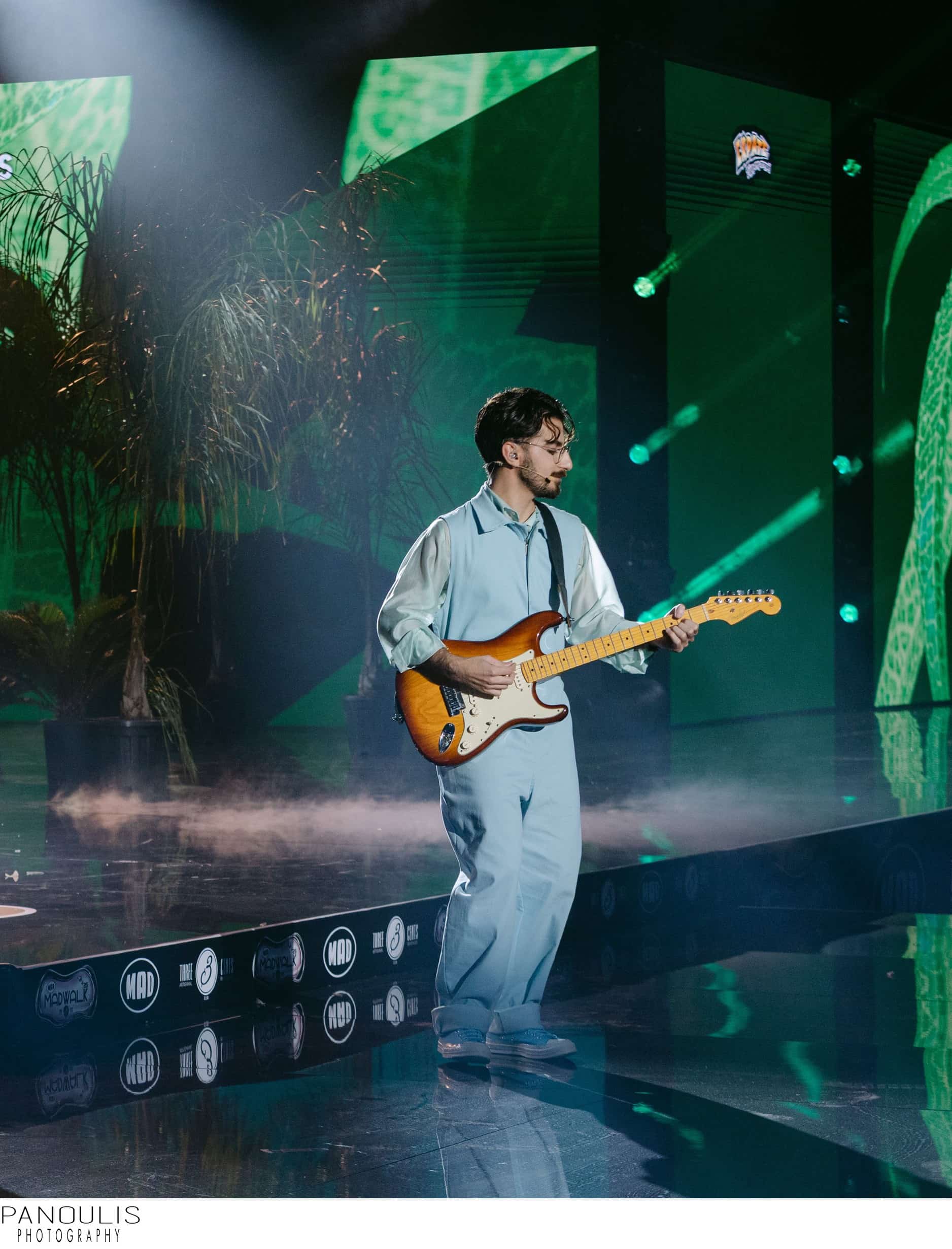 Parthenis x Papazó & Akylas powered by ΣΚΡΑΤΣ: Το πιο καλαίσθητο act του Madwalk 2025 Parthenis x Papazó & Akylas powered by ΣΚΡΑΤΣ: Το πιο καλαίσθητο act του Madwalk 2025