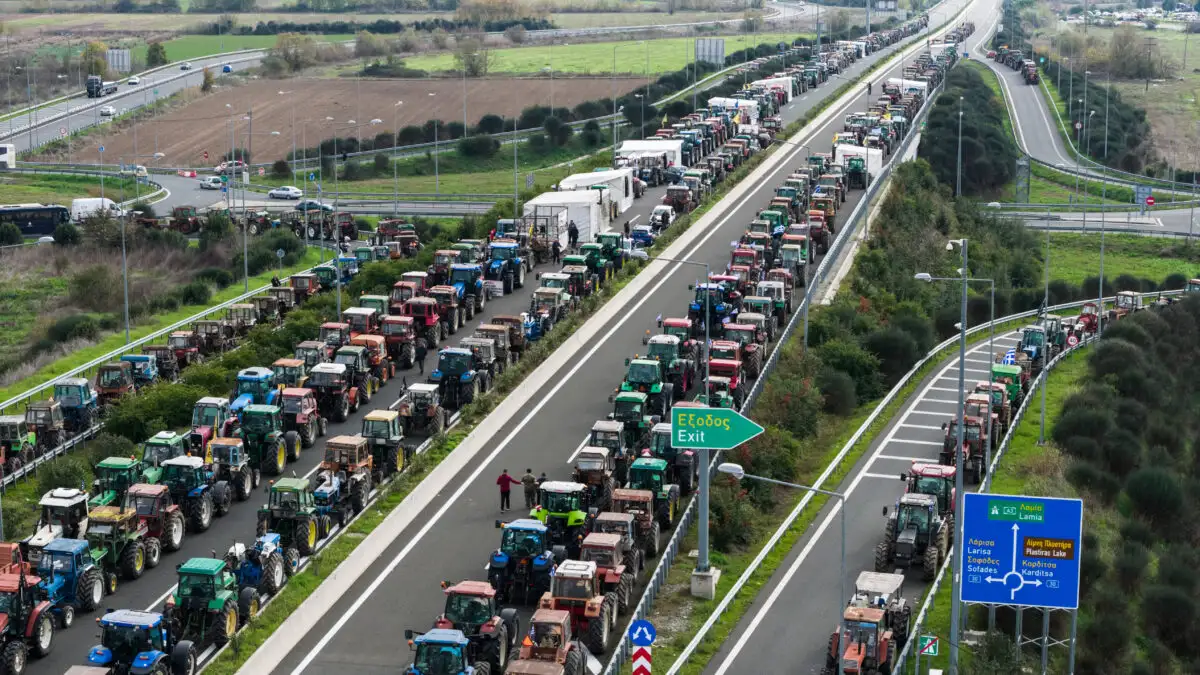 Aγρότες: Νέες κινητοποιήσεις σε Ιονία Οδό και Κάστρο – Θεσσαλονίκη περικυκλωμένη από τρία μπλόκα Aγρότες: Νέες κινητοποιήσεις σε Ιονία Οδό και Κάστρο – Θεσσαλονίκη περικυκλωμένη από τρία μπλόκα