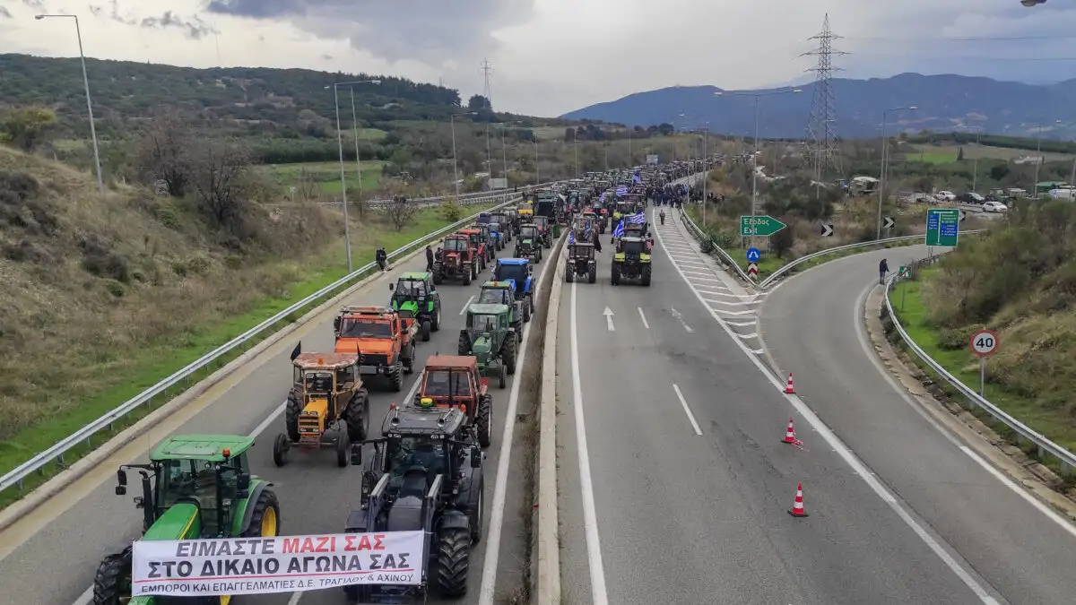 Οδηγός επιβίωσης για τα μπλόκα αγροτών: Κλειστοί δρόμοι, περιοχές και παράδρομοι