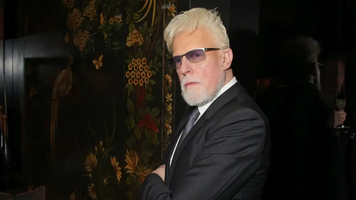 Θλίψη στη μόδα: Απεβίωσε ο Antony Price, 80 ετών