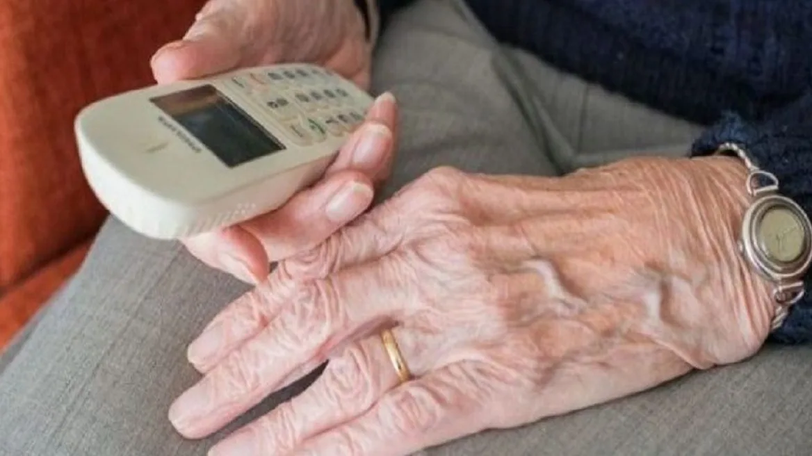 Απάτη με το πρόσχημα του γιατρού στη Χίο: Έπεισαν ηλικιωμένο και του απέσπασαν 9.000 ευρώ