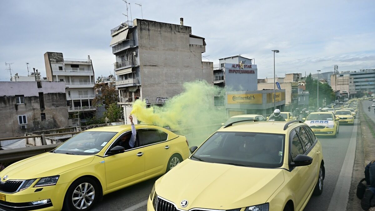 Διήμερη απεργία ταξί: «Χειρόφρενο» την Τρίτη και την Τετάρτη – Τι διεκδικούν οι οδηγοί Διήμερη απεργία ταξί: «Χειρόφρενο» την Τρίτη και την Τετάρτη – Τι διεκδικούν οι οδηγοί