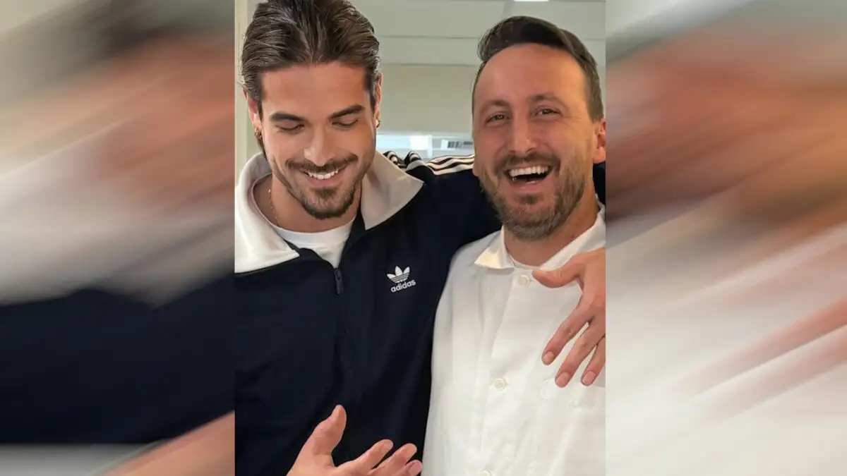 Άρης Μουγκοπέτρος: Δείχνει τα δάχτυλά του μετά το ατύχημα με την κροτίδα