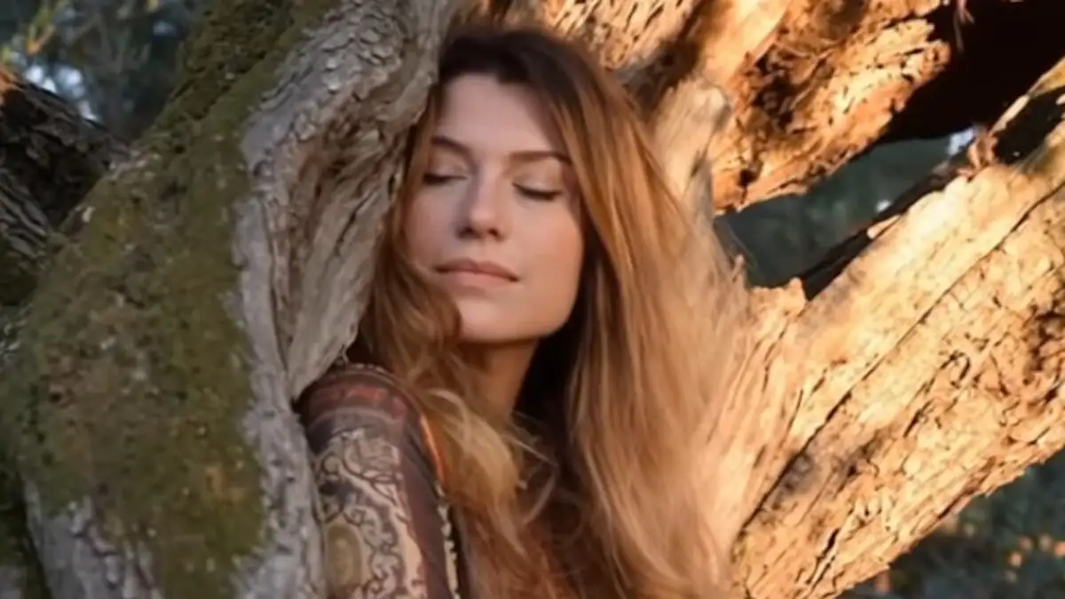 Έφυγε από τη ζωή η τραγουδίστρια Κλαούντια Ντελμέρ – Η μάχη με τον καρκίνο και η ζωή της στην Ελλάδα