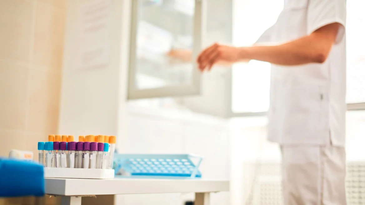 Ευρωπαϊκός συναγερμός για σπέρμα Δανού δότη με επικίνδυνη μετάλλαξη – Οδηγίες και προειδοποιήσεις για τους Έλληνες γονείς