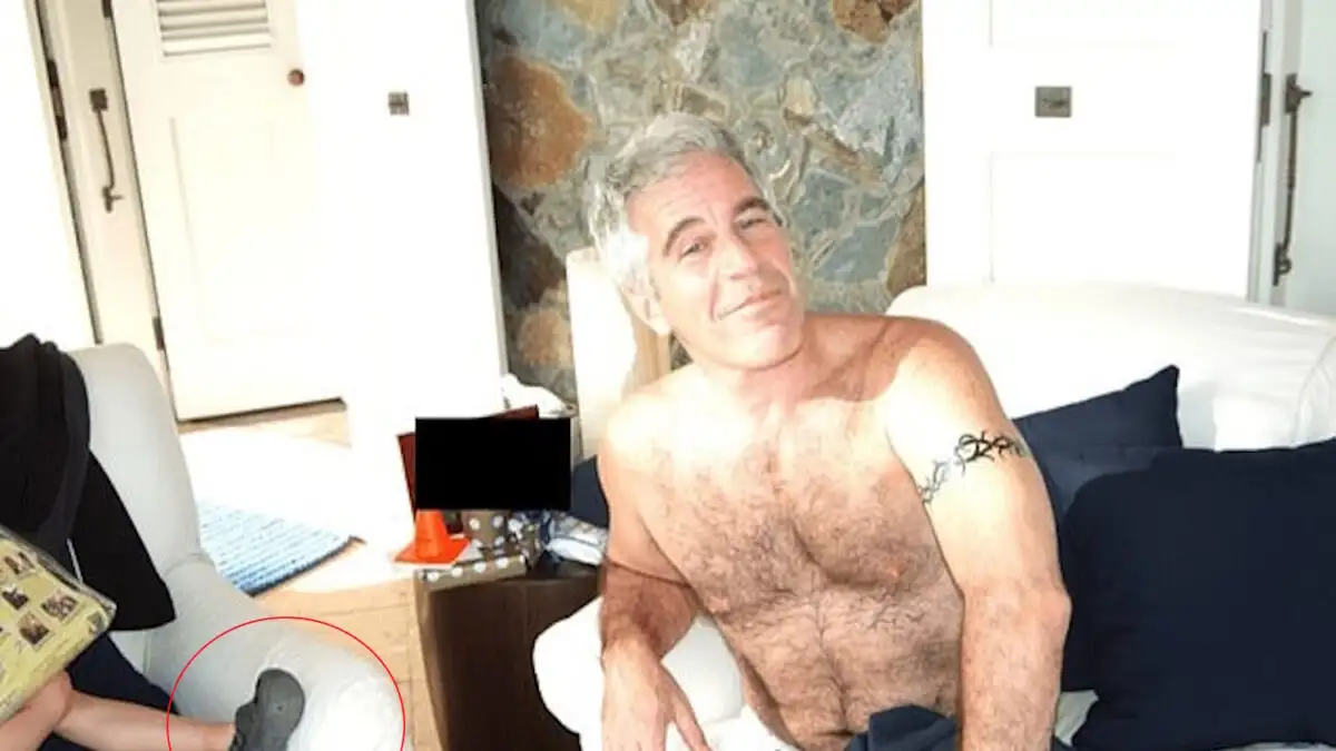 Τζέφρι Έπσταϊν: Νέα στιγμιότυπα με γνωστά πρόσωπα και αμφιλεγόμενα στιγμιότυπα