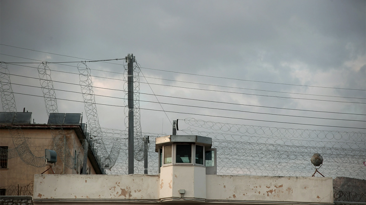 Φυλακές Κορυδαλλού: Κινητά τηλέφωνα εντοπίστηκαν κατά τη διάρκεια αιφνιδιαστικής έφοδου Φυλακές Κορυδαλλού: Κινητά τηλέφωνα εντοπίστηκαν κατά τη διάρκεια αιφνιδιαστικής έφοδου