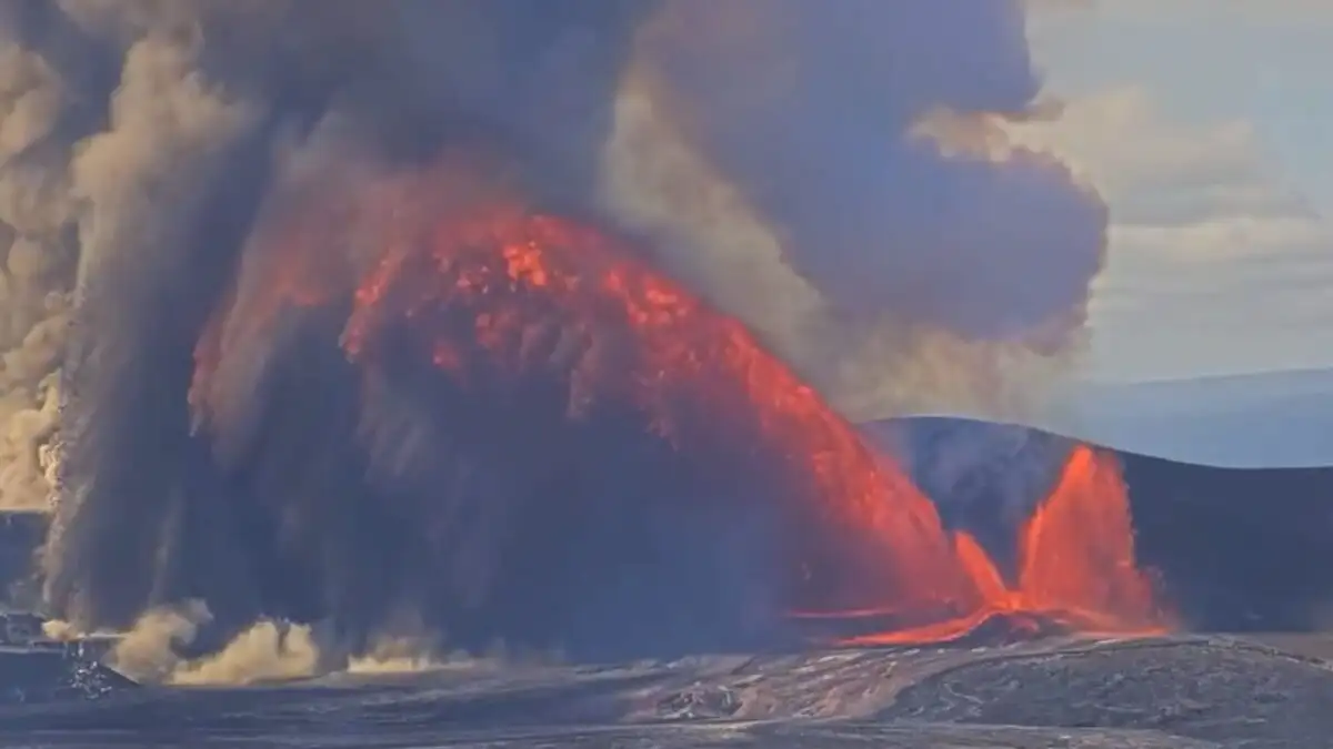 Χαβάη: Θεαματική έκρηξη του Κιλαουέα – Πίδακες λάβας «κατάπιαν» κάμερα που κατέγραφε το φαινόμενο Χαβάη: Θεαματική έκρηξη του Κιλαουέα – Πίδακες λάβας «κατάπιαν» κάμερα που κατέγραφε το φαινόμενο