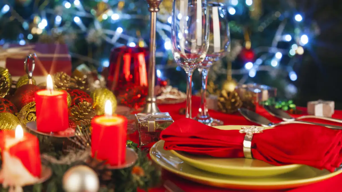 ΕΦΕΤ: Οδηγίες για ασφαλή κατανάλωση τροφίμων ενόψει Χριστουγέννων