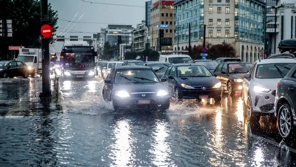 Κακοκαιρία “Byron”: Προσωρινή διακοπή κυκλοφορίας στο Μετς λόγω έντονων φαινομένων