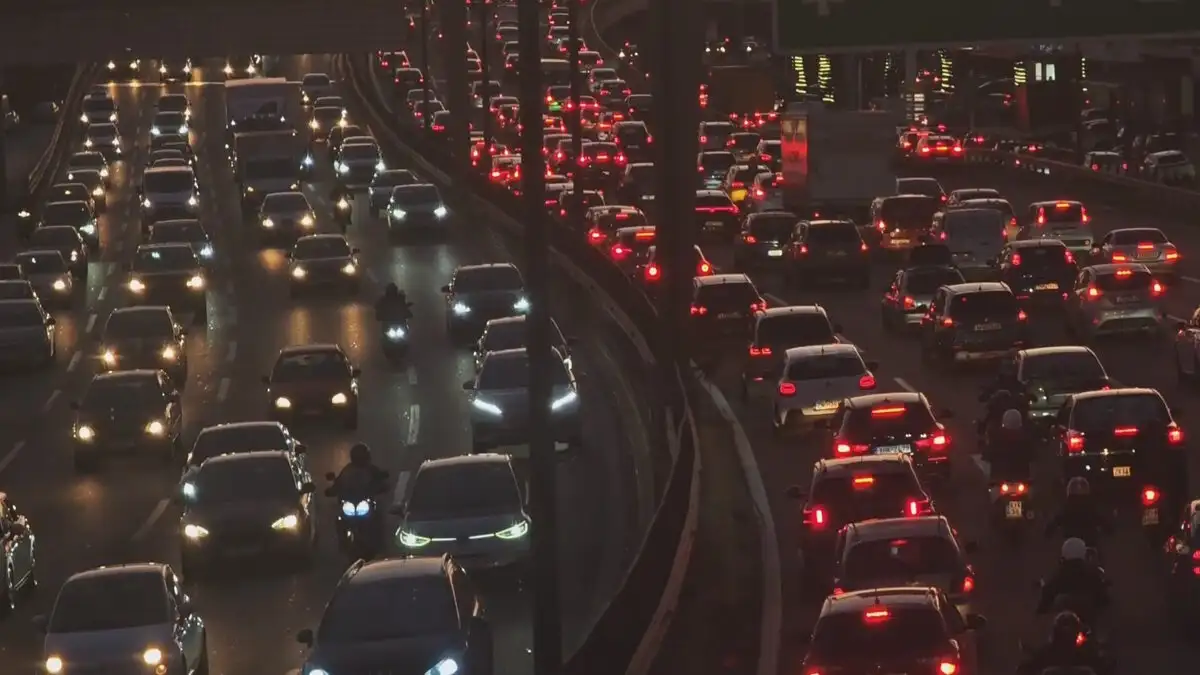 Κυκλοφοριακό χάος στον Κηφισό: Μεγάλες καθυστερήσεις από Πειραιά έως Κηφισιά