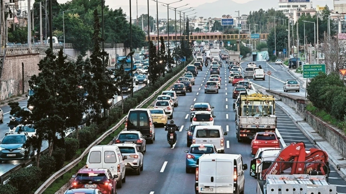 Κίνηση στους δρόμους: Μποτιλιάρισμα στον Κηφισό λόγω ακινητοποιημένου φορτηγού –