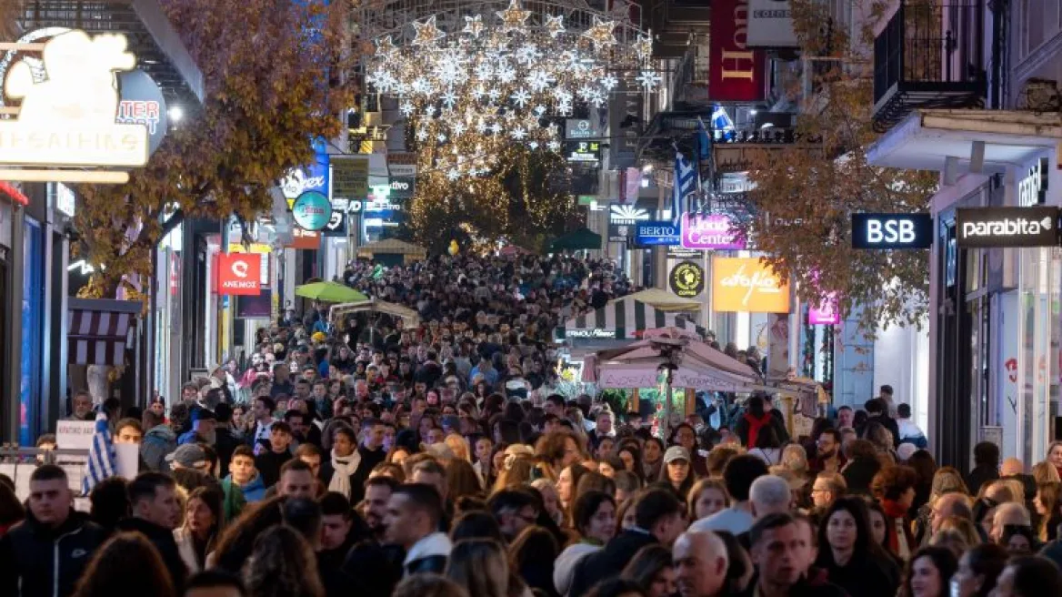 Ανοιχτά τα καταστήματα την τελευταία Κυριακή του χρόνου: Το ωράριο για αγορές πριν την Πρωτοχρονιά Ανοιχτά τα καταστήματα την τελευταία Κυριακή του χρόνου: Το ωράριο για αγορές πριν την Πρωτοχρονιά
