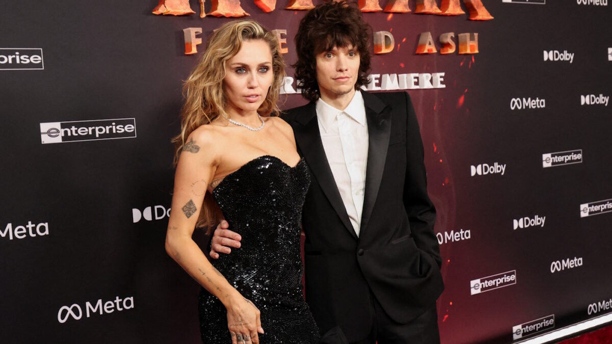 Η Miley Cyrus αρραβωνιάστηκε με τον Maxx Morando – Το εντυπωσιακό δαχτυλίδι που της χάρισε