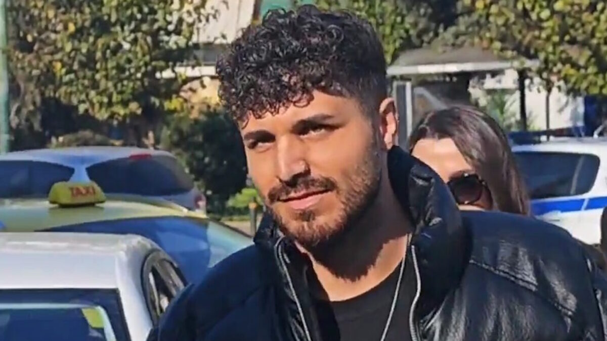 Γιώργος Μαζωνάκης: Αντικρουόμενες δηλώσεις μετά τη μήνυση νεαρού – Τι υποστηρίζουν οι δύο πλευρές