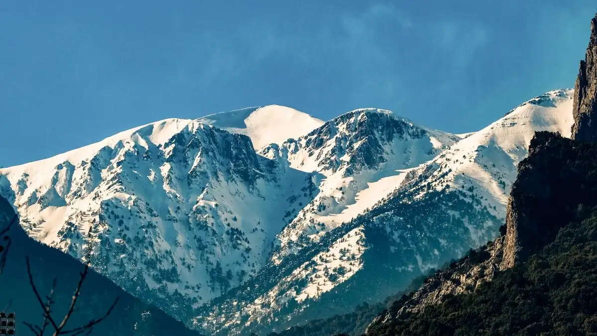 Όλυμπος: Εντοπίστηκε ο ορειβάτης που είχε εγκλωβιστεί – Η επιχείρηση διάσωσής του