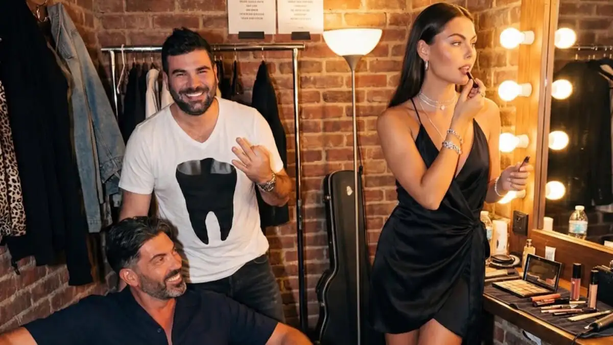 Θύελλα αντιδράσεων για τις AI φωτογραφίες Μαρτίκα με τον Παντελή Παντελίδη