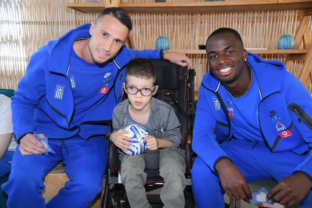 Τζόλης, Τετέι, Ρότα και Χατζηδιάκος έκαναν έκπληξη σε τρία παιδιά από το Make-A-Wish Ελλάδος (vid.)