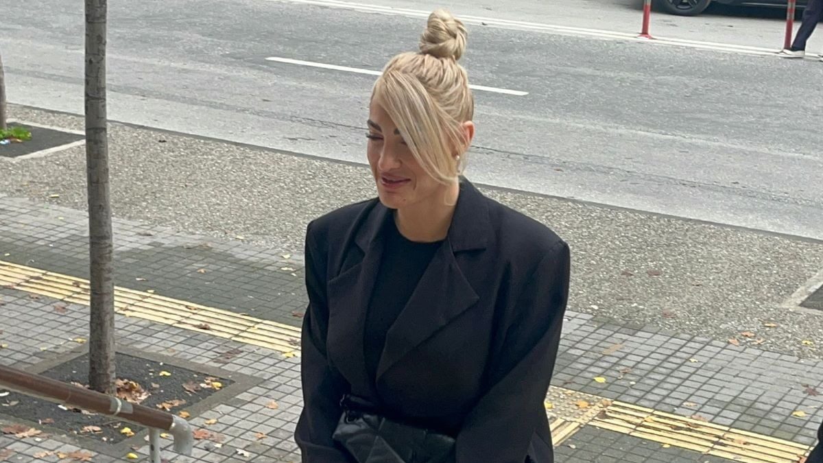 Ιωάννα Τούνη: Ο Μιχάλης Δημητρακόπουλος δημοσιοποιεί απειλητικά μηνύματα που δέχθηκε