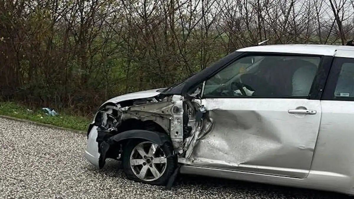 Καρδίτσα: Σύγκρουση λεωφορείου ΚΤΕΛ με ΙΧ – Σώοι όλοι οι επιβάτες