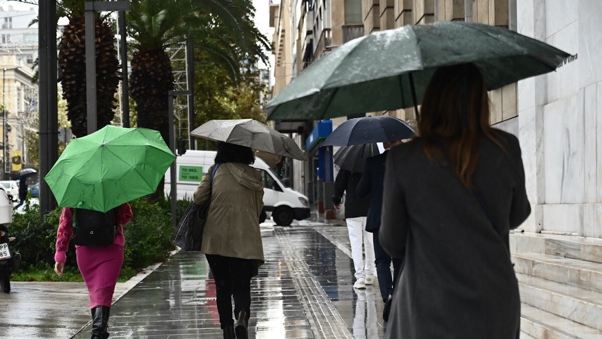 Καιρός: Σειρά κακοκαιριών με βροχές και χαλάζι σε όλη τη χώρα