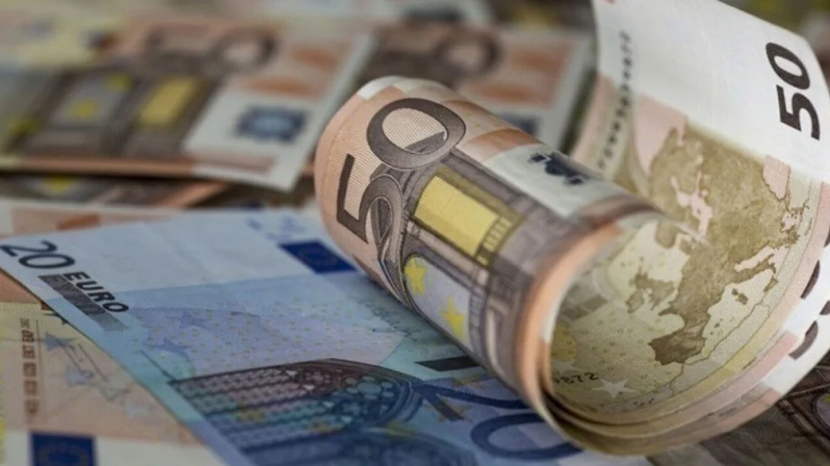 ΔΥΠΑ: Ξεκινά από την Τετάρτη η προπληρωμή επιδομάτων και δώρου Χριστουγέννων