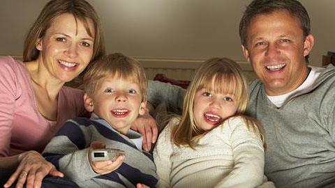 Ταινίες που αξίζει να δείτε με τα παιδιά: Διασκέδαση, μηνύματα και οικογενειακές στιγμές Ταινίες που αξίζει να δείτε με τα παιδιά: Διασκέδαση, μηνύματα και οικογενειακές στιγμές