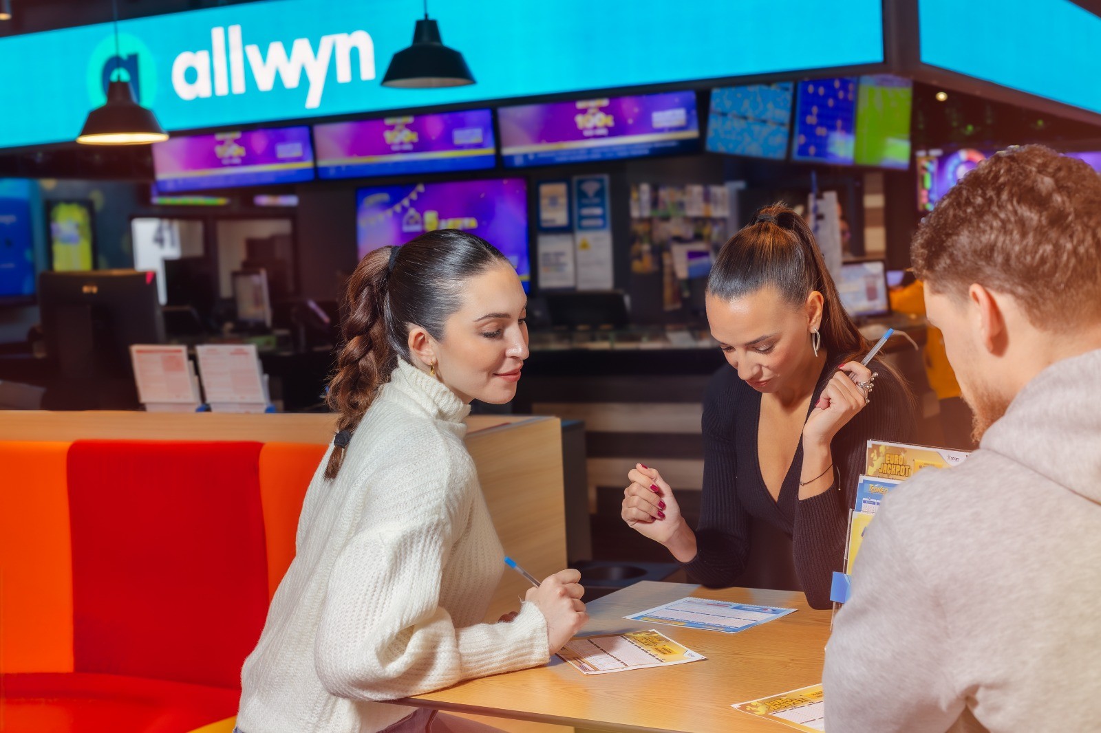 Τα πρώτα καταστήματα Allwyn είναι εδώ – Νέα εποχή για το δίκτυο των καταστημάτων του ΟΠΑΠ Τα πρώτα καταστήματα Allwyn είναι εδώ – Νέα εποχή για το δίκτυο των καταστημάτων του ΟΠΑΠ