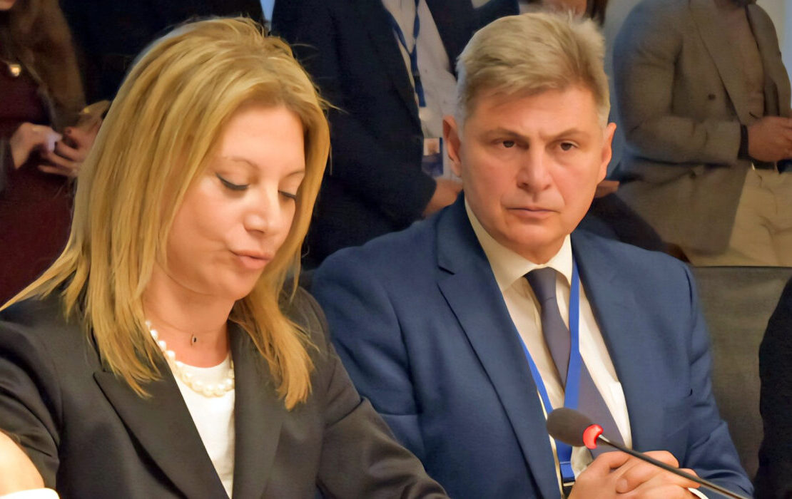 Θέμα χρόνου η έξοδος Φαραντούρη από το ΣΥΡΙΖΑ - τα καλά λόγια της Καρυστιανού- του Σωτήρη Μπολάκη