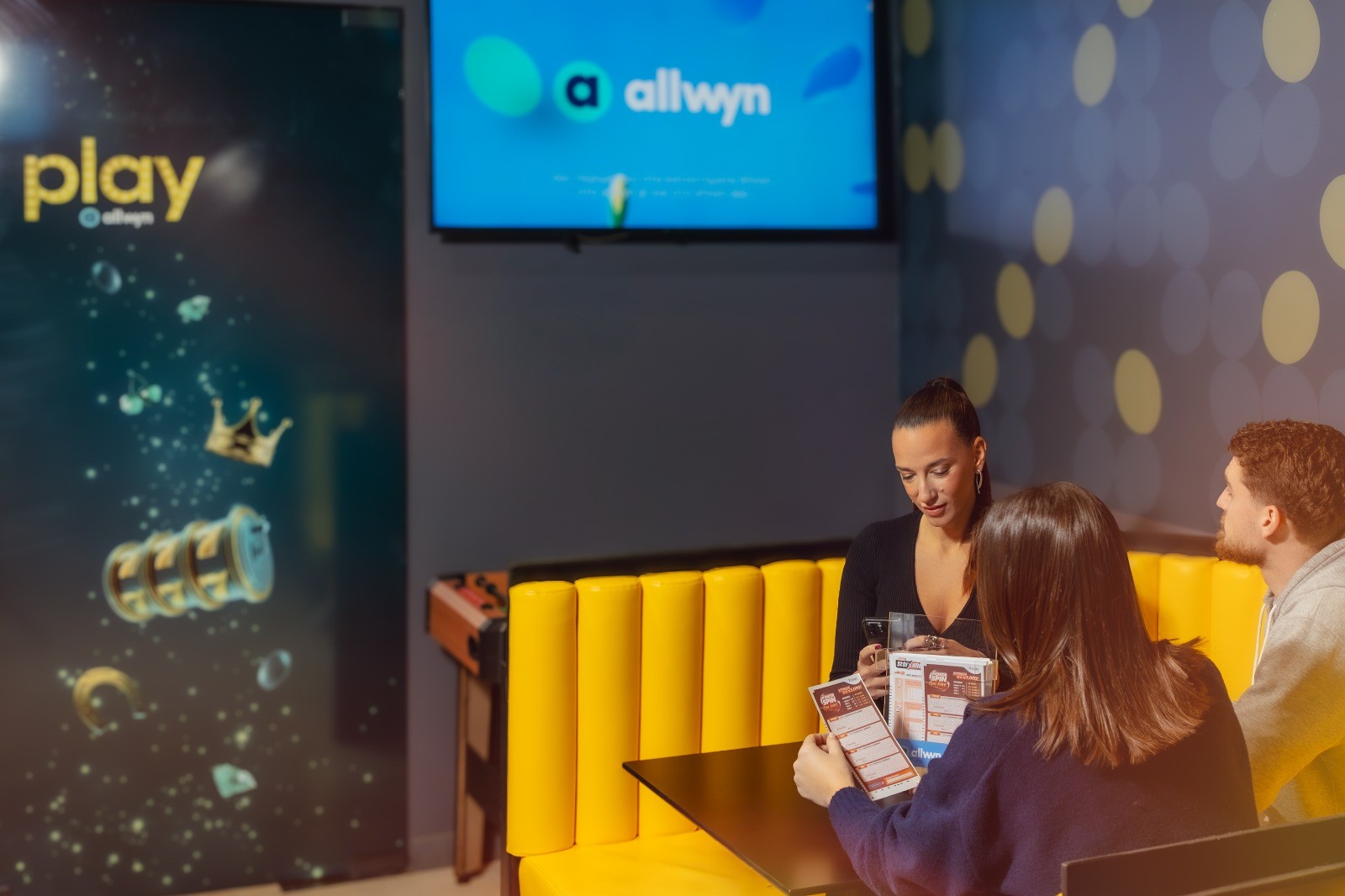 Τα πρώτα καταστήματα Allwyn είναι εδώ – Νέα εποχή για το δίκτυο των καταστημάτων του ΟΠΑΠ Τα πρώτα καταστήματα Allwyn είναι εδώ – Νέα εποχή για το δίκτυο των καταστημάτων του ΟΠΑΠ