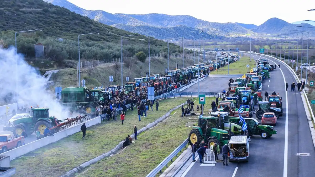 Αγρότες: Τα «σκληρά» μπλόκα επιστρέφουν στους δρόμους – Οι όροι τους για συνάντηση με τον Μητσοτάκη