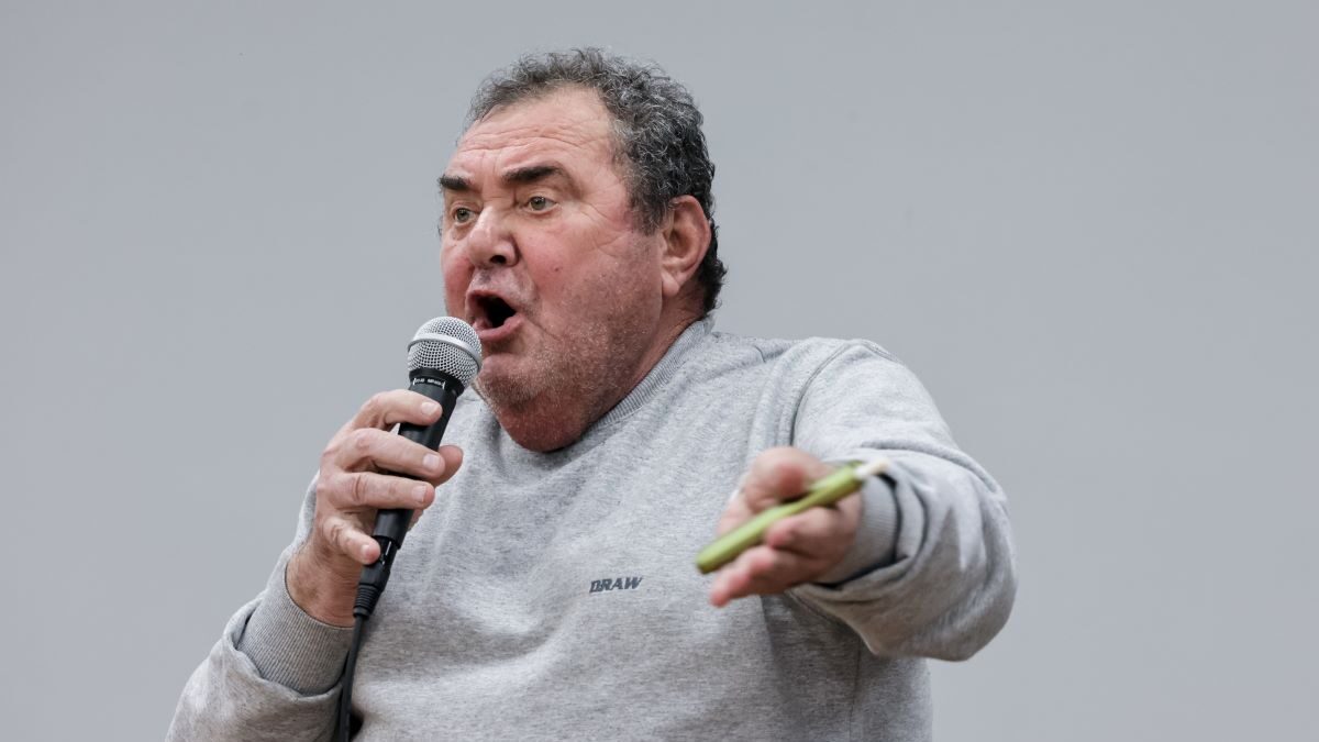 Ανεστίδης αποκλεισμένος από το Μαξίμου: Υπόσχεται να εκπροσωπήσει τους αγρότες στη Δευτέρα