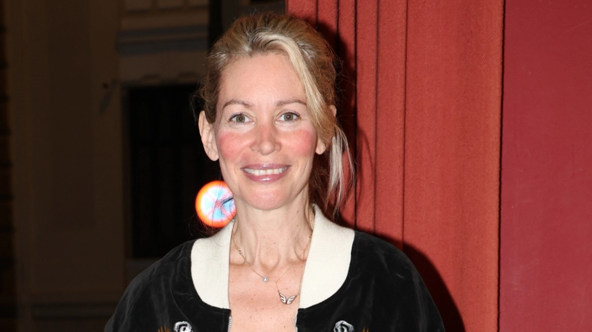 Άριελ Κωνσταντινίδη: Η προσωπική διαδρομή πίσω από την απόφαση να μεγαλώσει ξανά την οικογένειά της