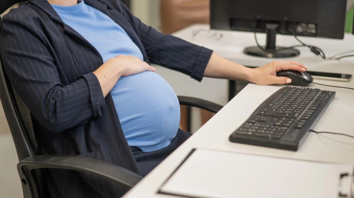 Επίδομα μητρότητας: Πότε καταβάλλεται και ποιοι δεν δικαιούνται