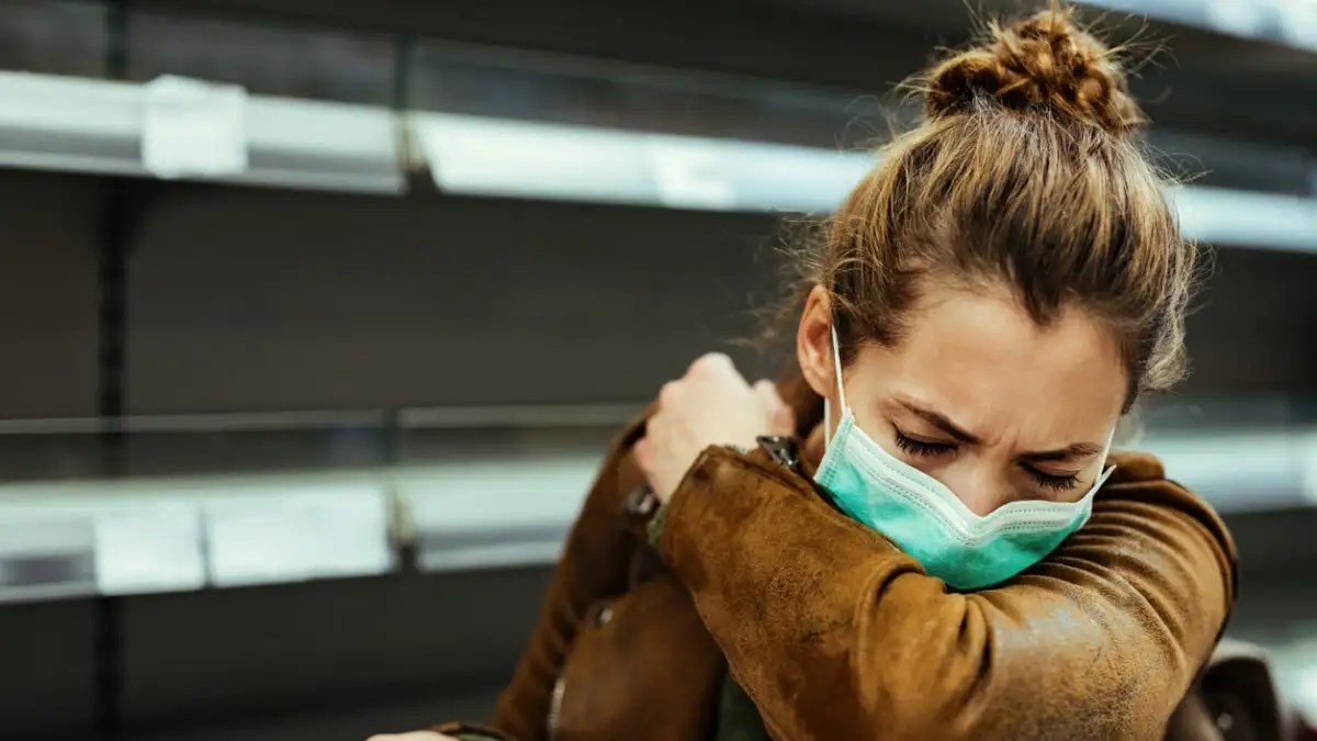 Σε αυξημένη πίεση το σύστημα υγείας: Ραγδαία άνοδος κρουσμάτων γρίπης και COVID-19 με βαριές απώλειες