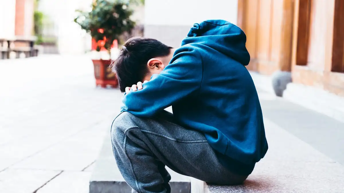 Καθηγητής προειδοποιεί: Οι έφηβοι με κατάθλιψη στρέφονται περισσότερο σε AI παρά σε ψυχολόγους