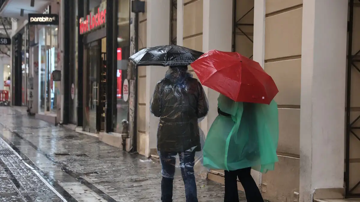 Καιρός αύριο: Βροχές, καταιγίδες και ισχυροί άνεμοι έως 8 μποφόρ – Πού θα σχηματιστούν ομίχλες