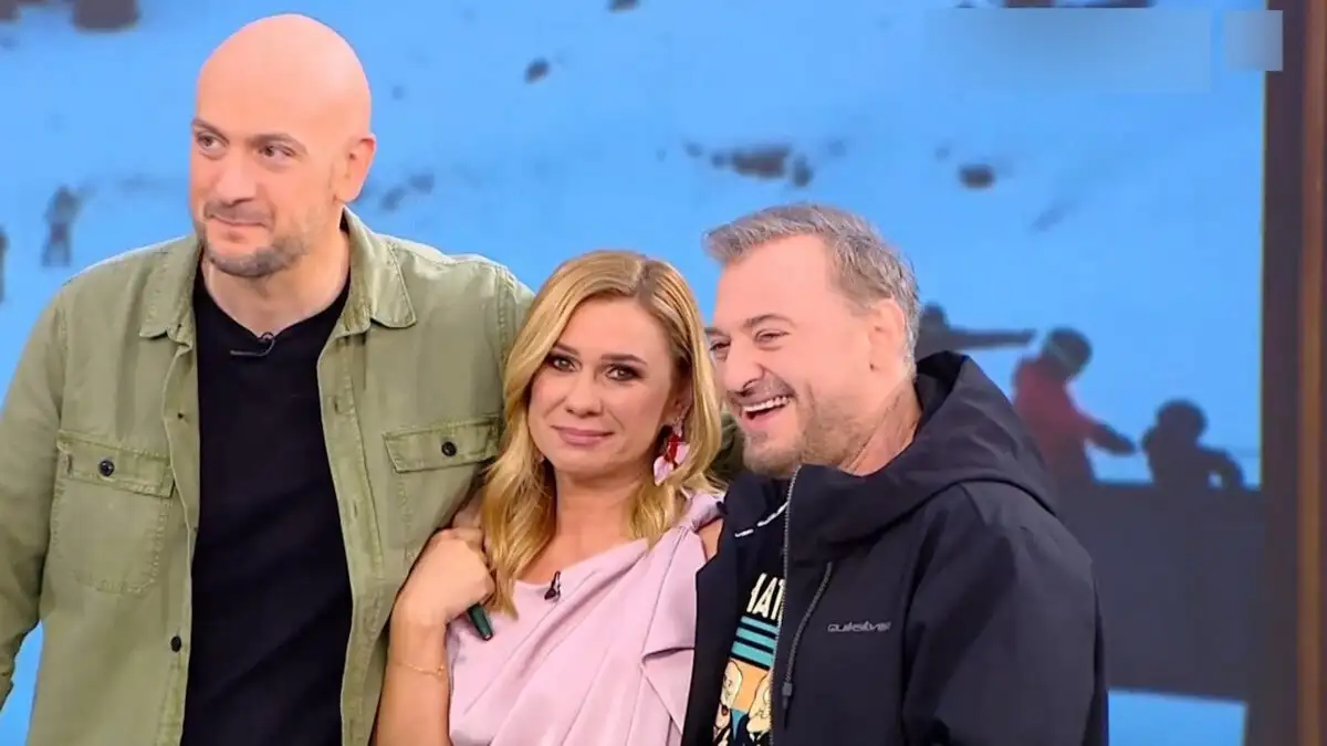 Κατερίνα Καραβάτου: Ο Χρήστος Φερεντίνος και ο Γιάννης Κορδώνης στο «Σαββατοκύριακο Παρέα» με καφέ και τυρόπιτες